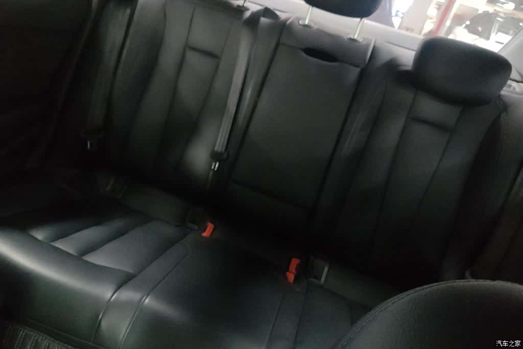 Audi A4L, 2018 11