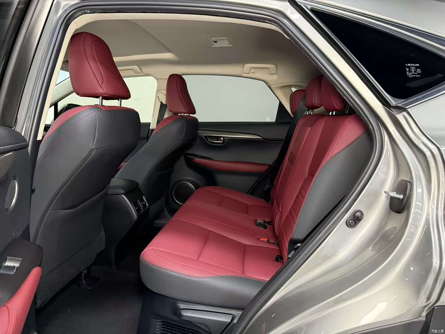 Lexus NX, 2019 17