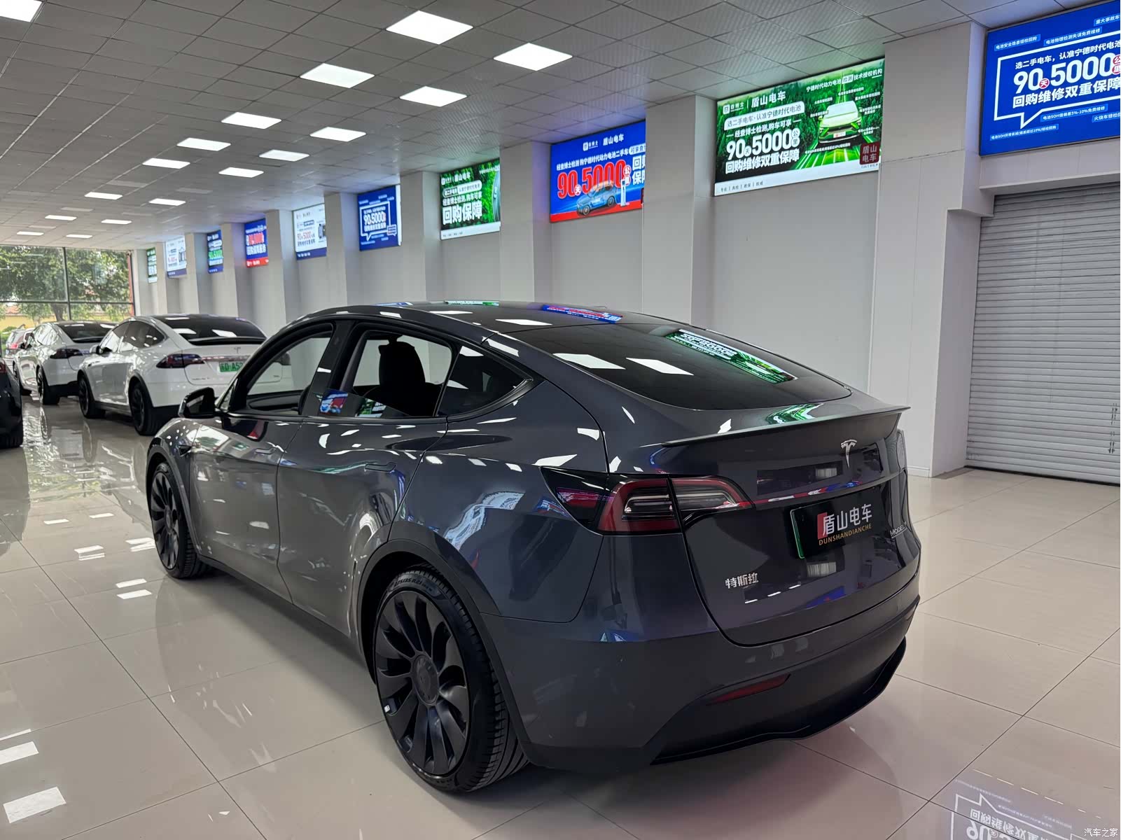 Tesla Model Y, 2022 4