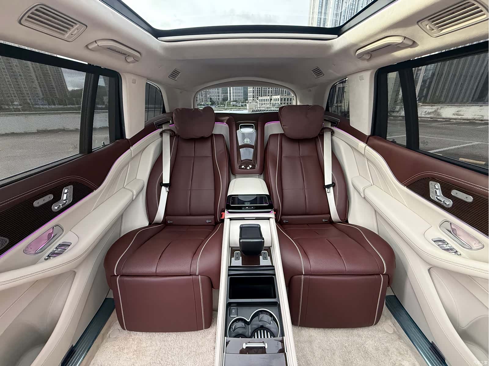 Maybach GLS, 2023 9