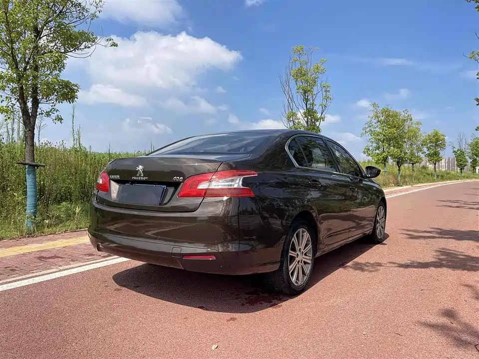 Peugeot 408