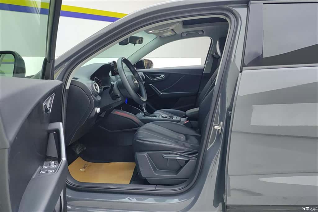 Audi Q2L, 2020 9