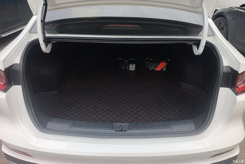 Roewe i5, 2025 4