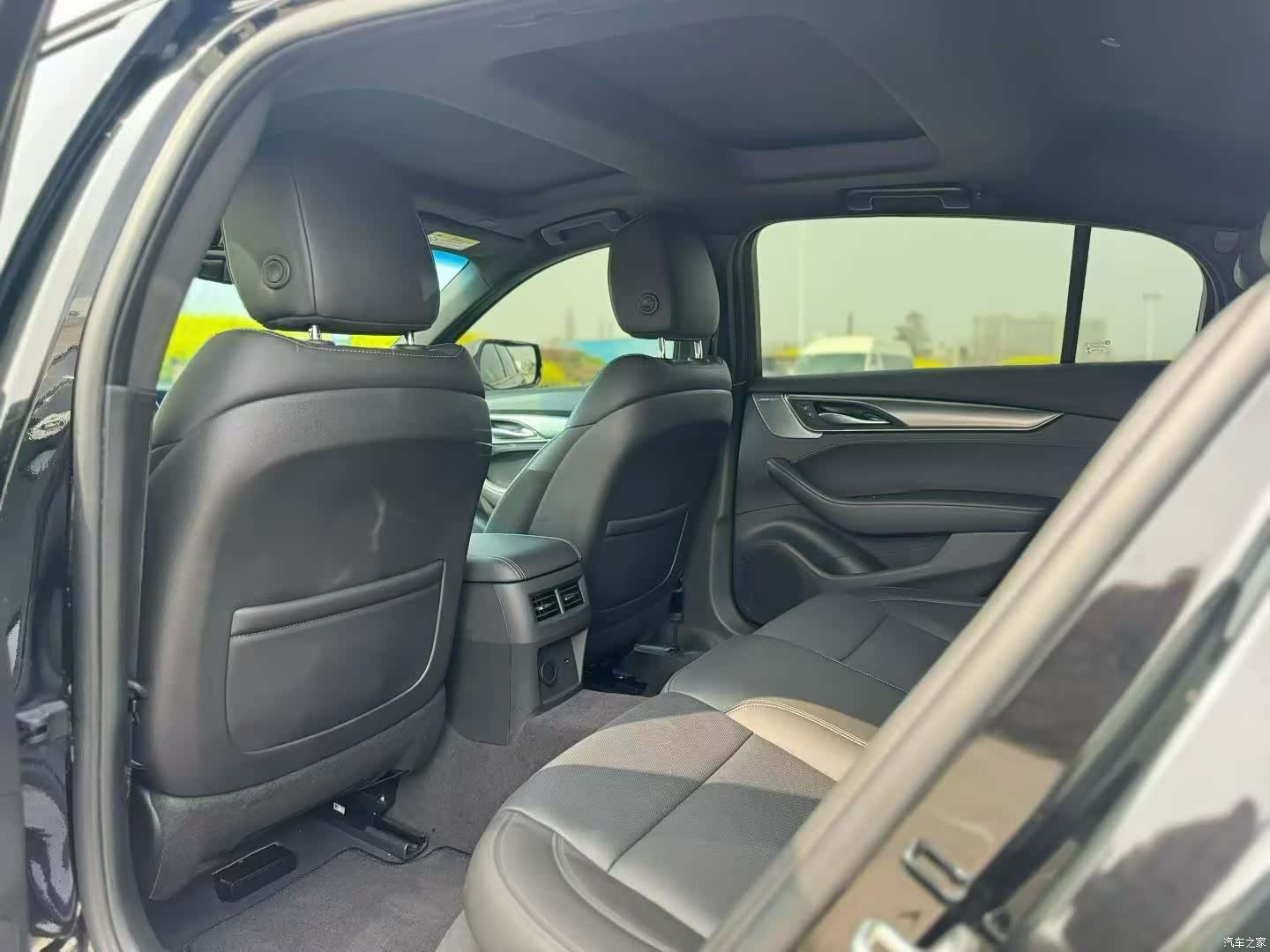Cadillac CT5, 2023 все фото