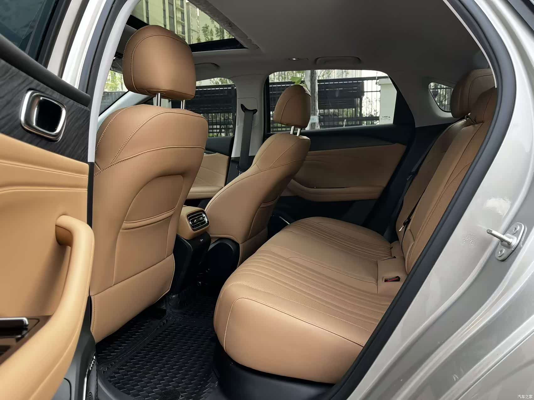 Geely 6, 2026 все фото