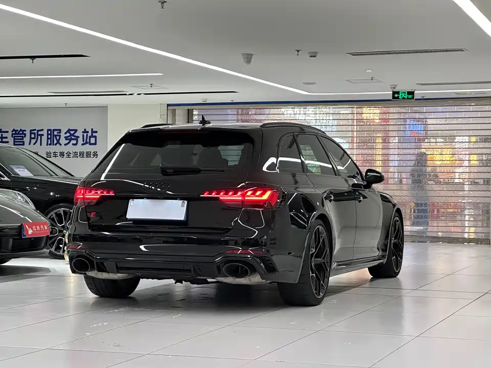 Audi RS 4