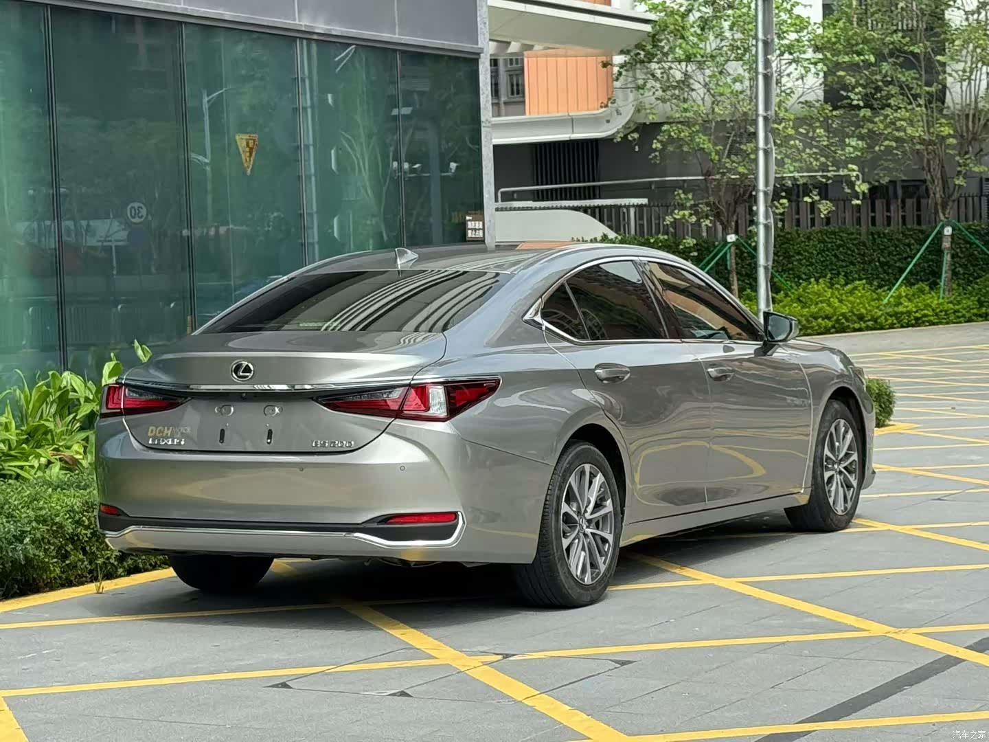 Lexus ES, 2023 7