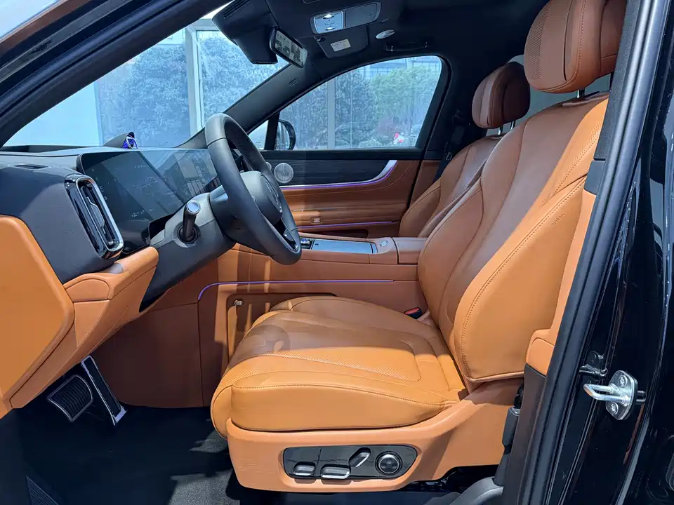 AITO Ask the world M9