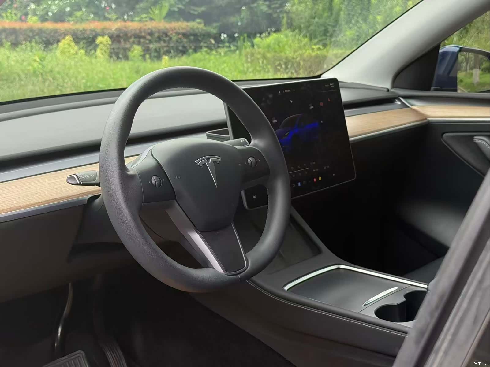 Tesla Model Y, 2022 все фото