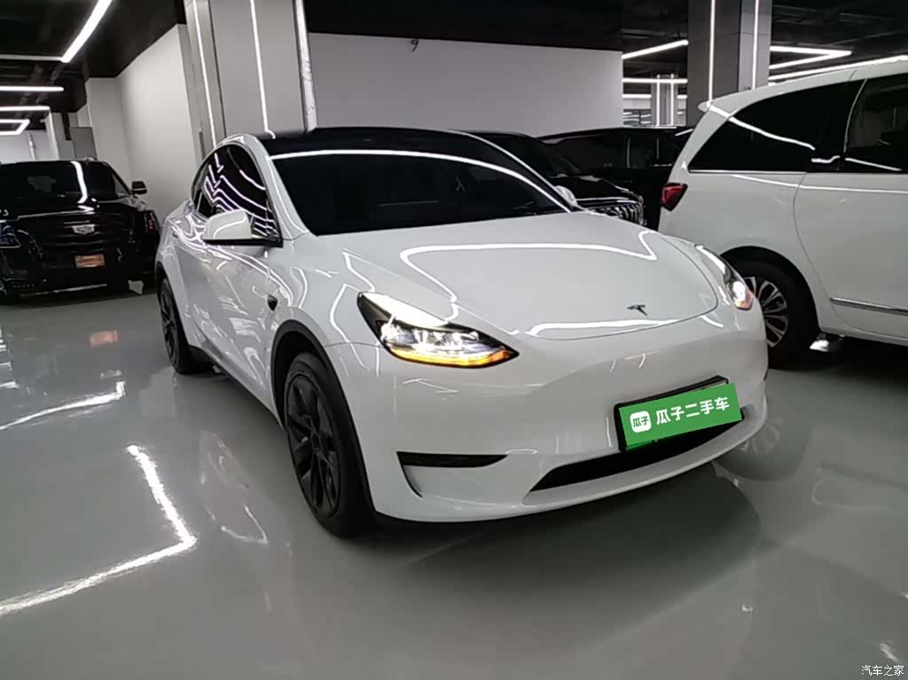 Tesla Model Y, 2024 4