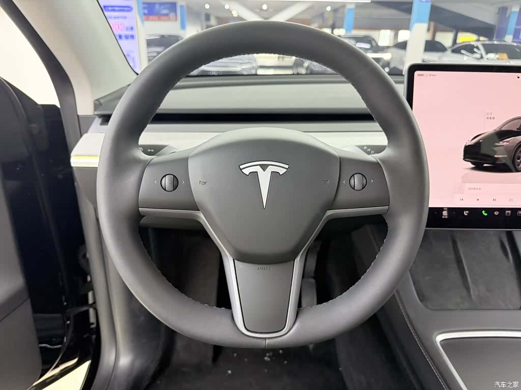 Tesla Model Y, 2024 9