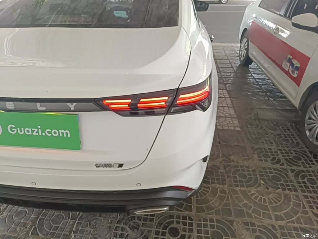 Geely Binray, 2022 8