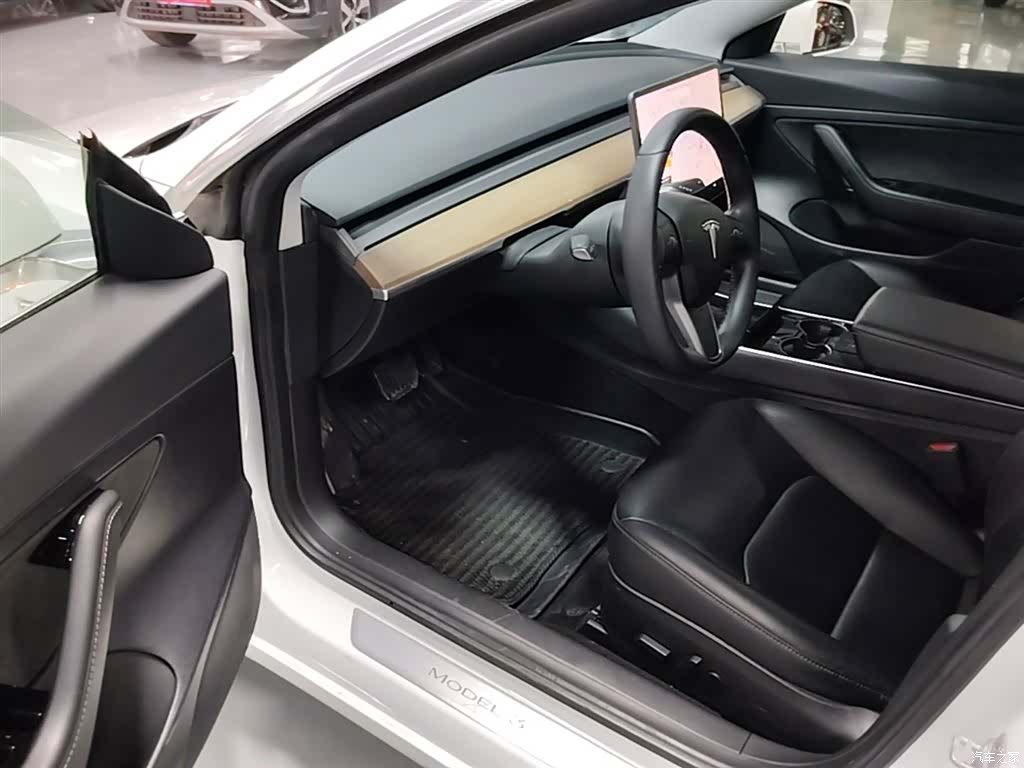 Tesla Model 3, 2020 16