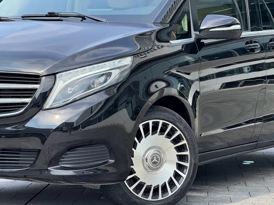 Mercedes-Benz V-class