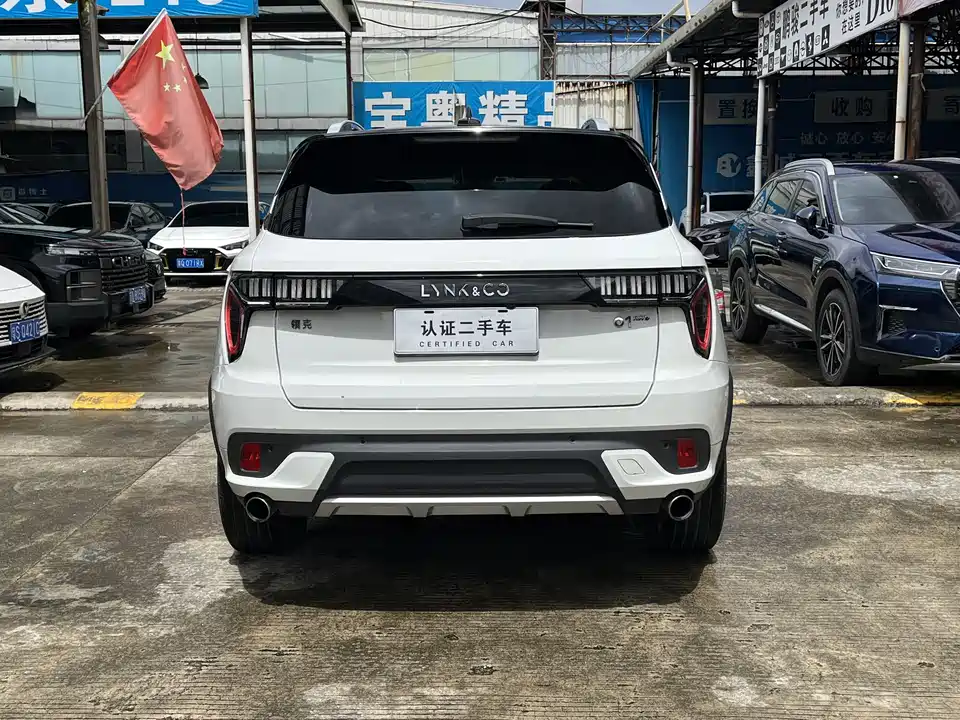 Lynk & Co 01