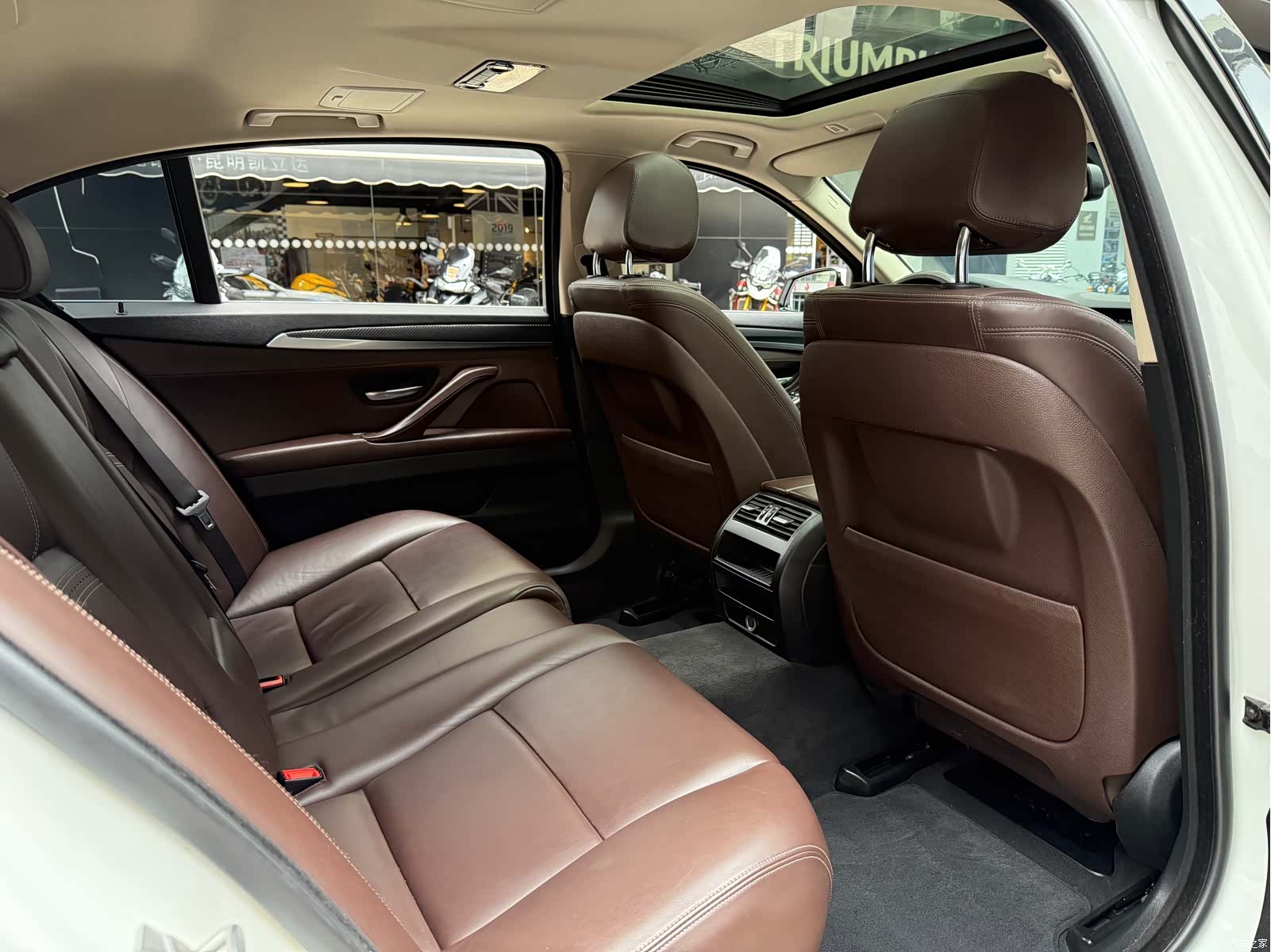 BMW 5 Series, 2016 26