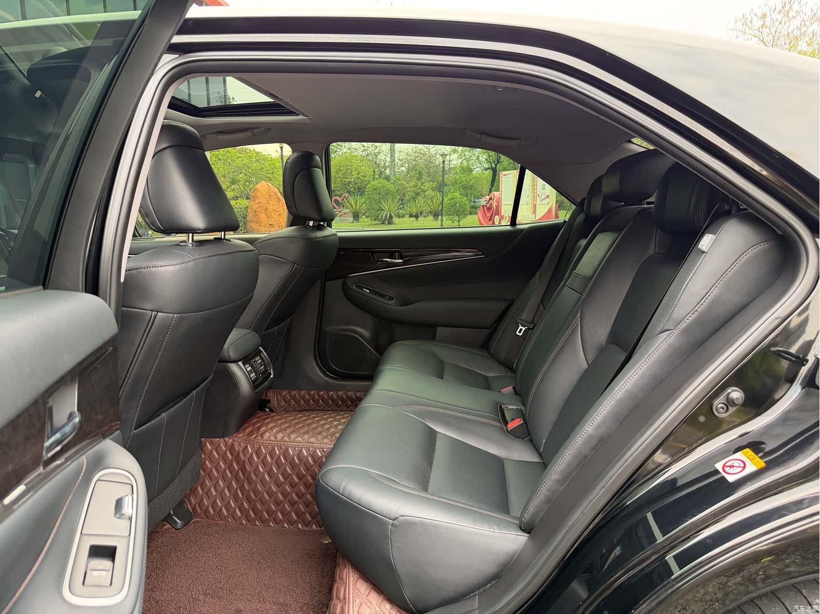 Toyota Crown, 2018 9