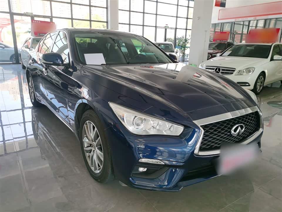 Infiniti Q50L
