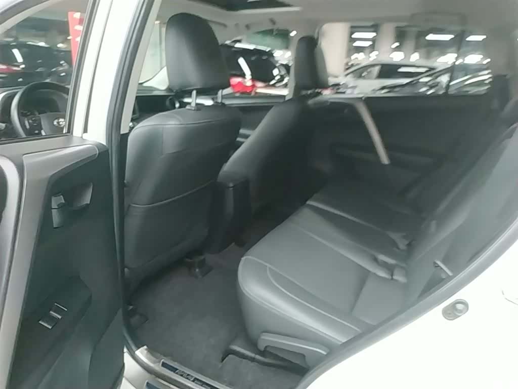 Toyota RAV4, 2016 17