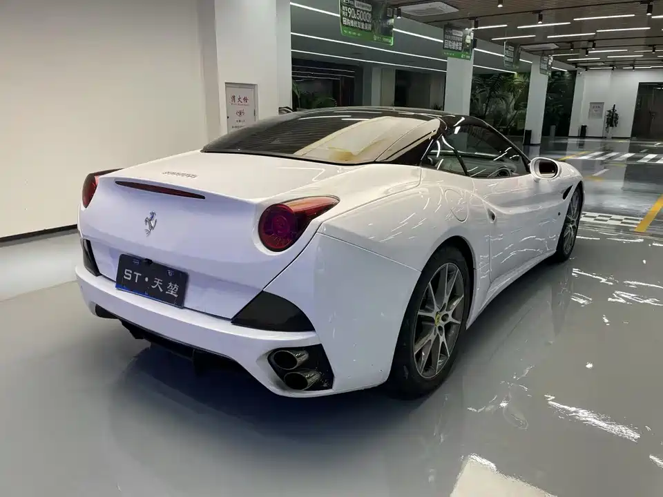 Ferrari California T