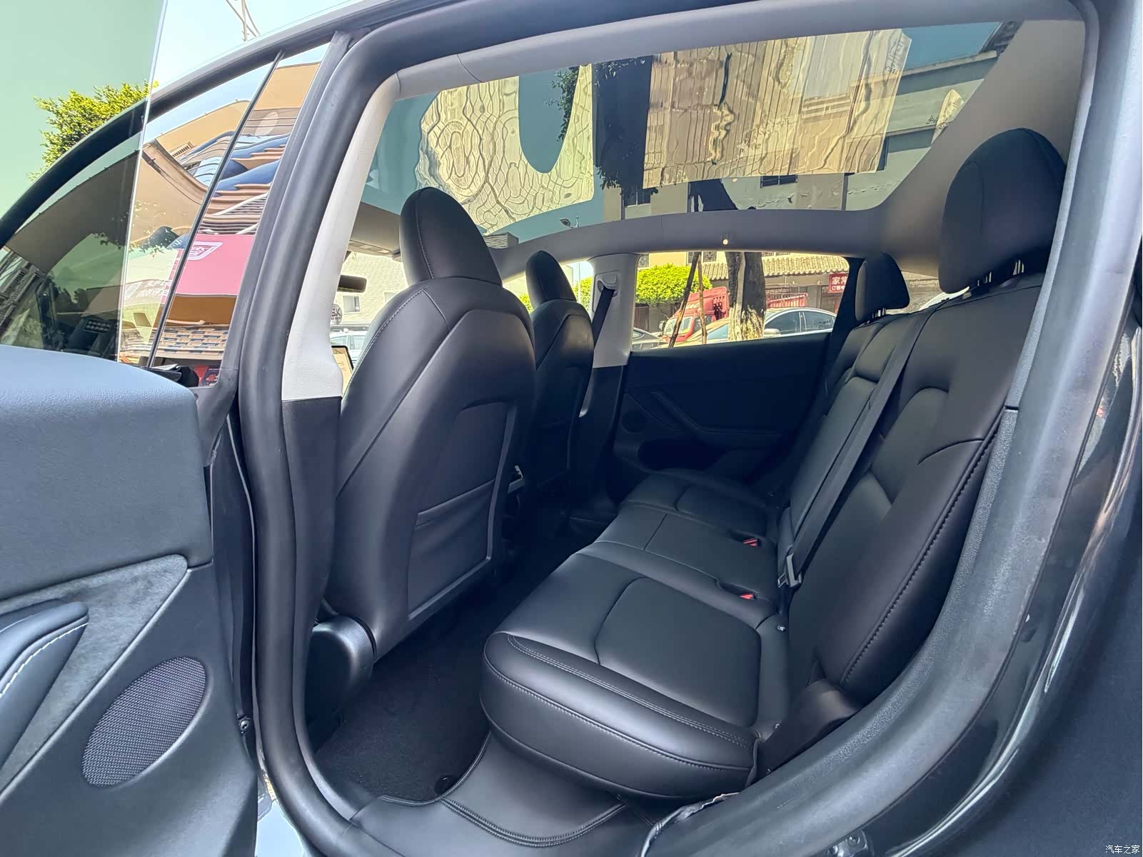 Tesla Model Y, 2025 9