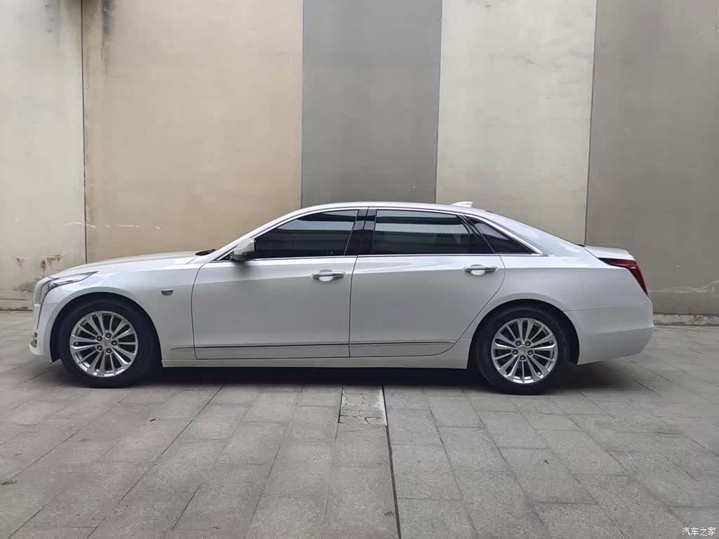 Cadillac CT6, 2018 3