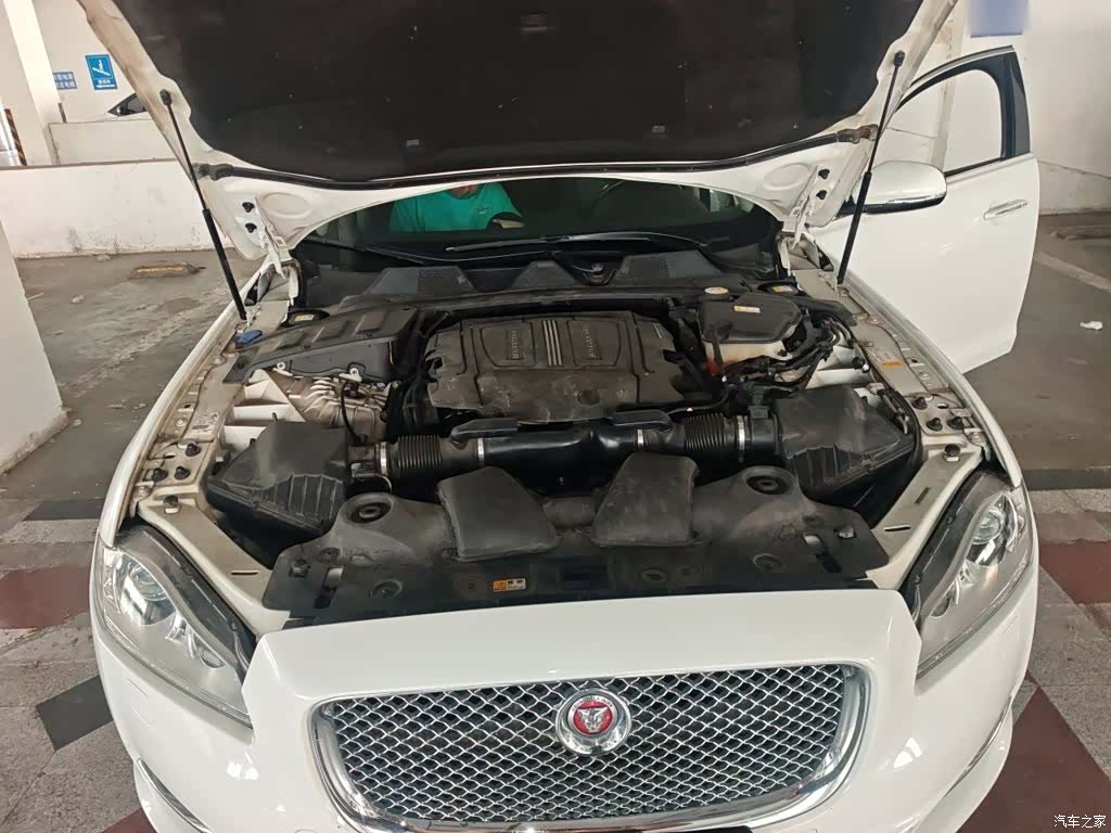 Jaguar XJ, 2015 16