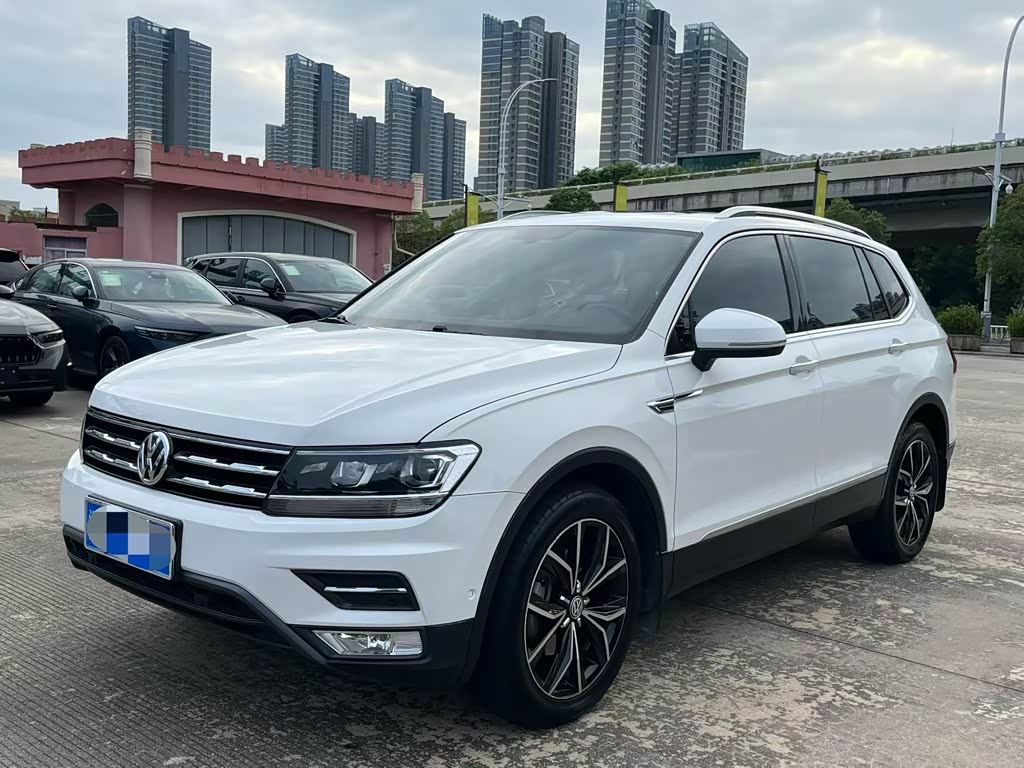 Volkswagen Tiguan L L 2020 330TSI AT Luxury VI
