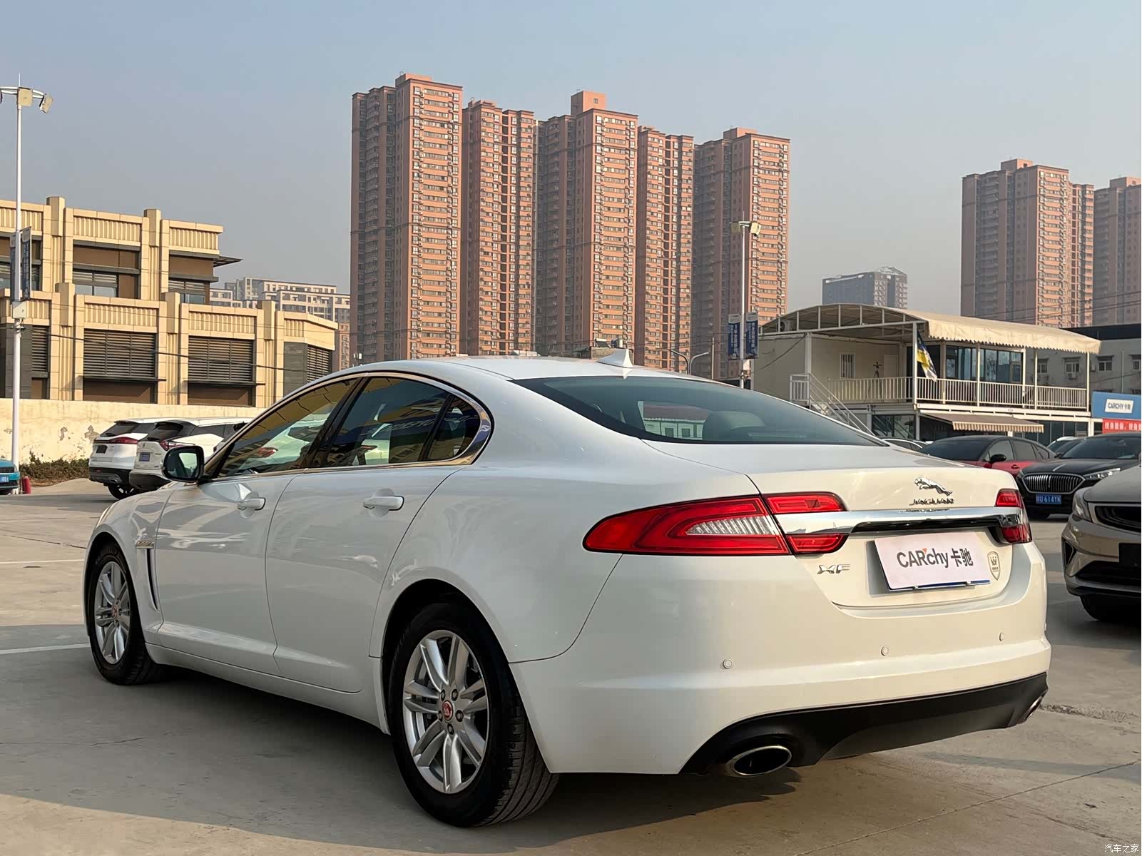 Jaguar XF, 2014 4