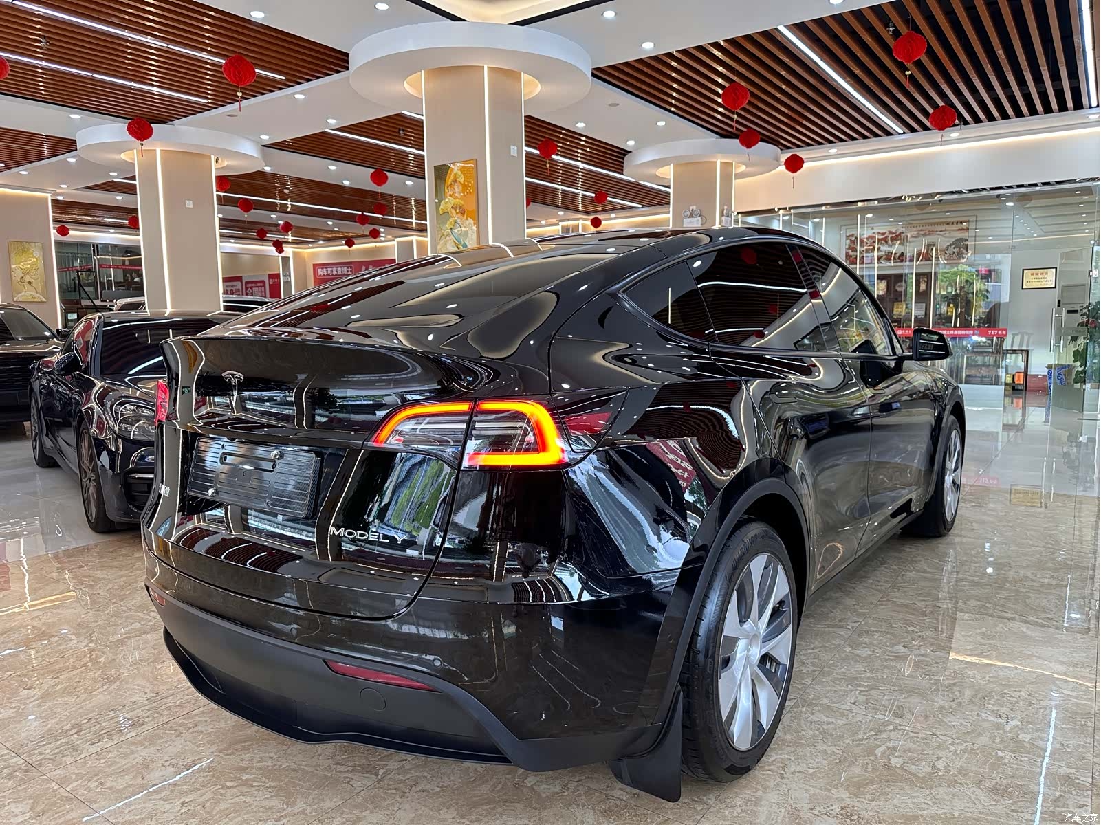Tesla Model Y, 2023 4