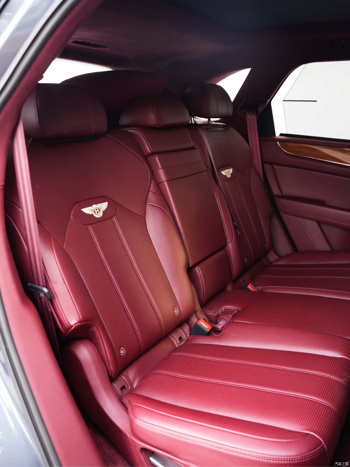 Bentley Bentayga, 2020 16