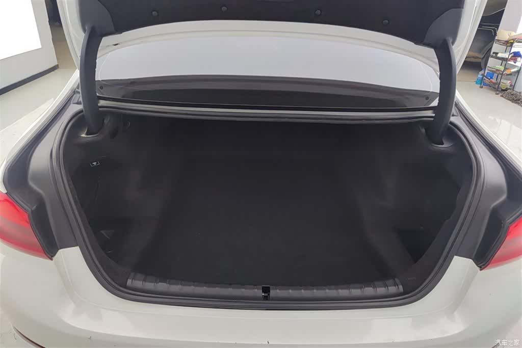 BMW 5 Series, 2019 4