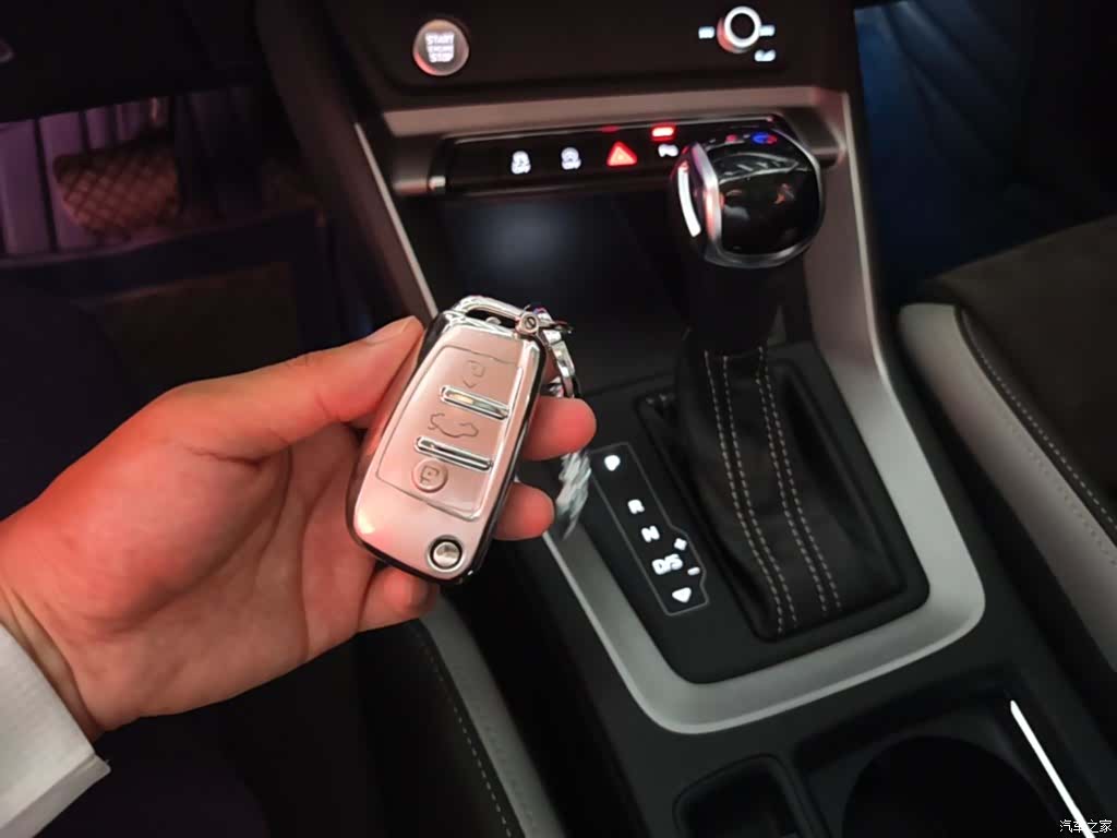 Audi Q3, 2020 9