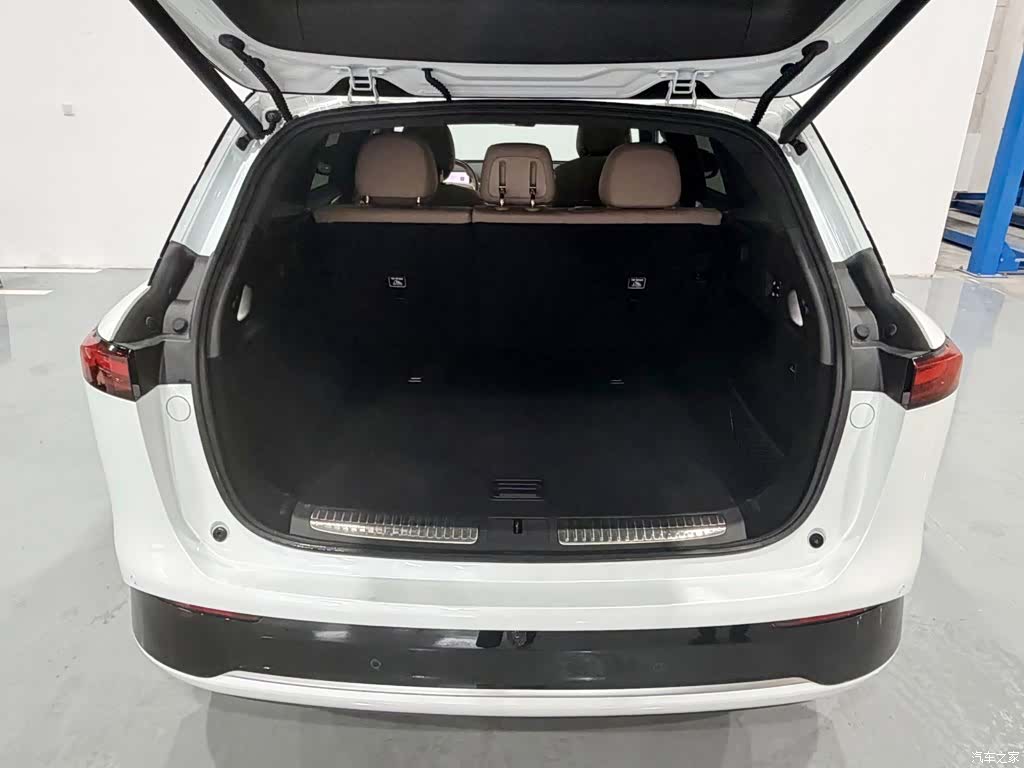 Xpeng G9, 2025 7