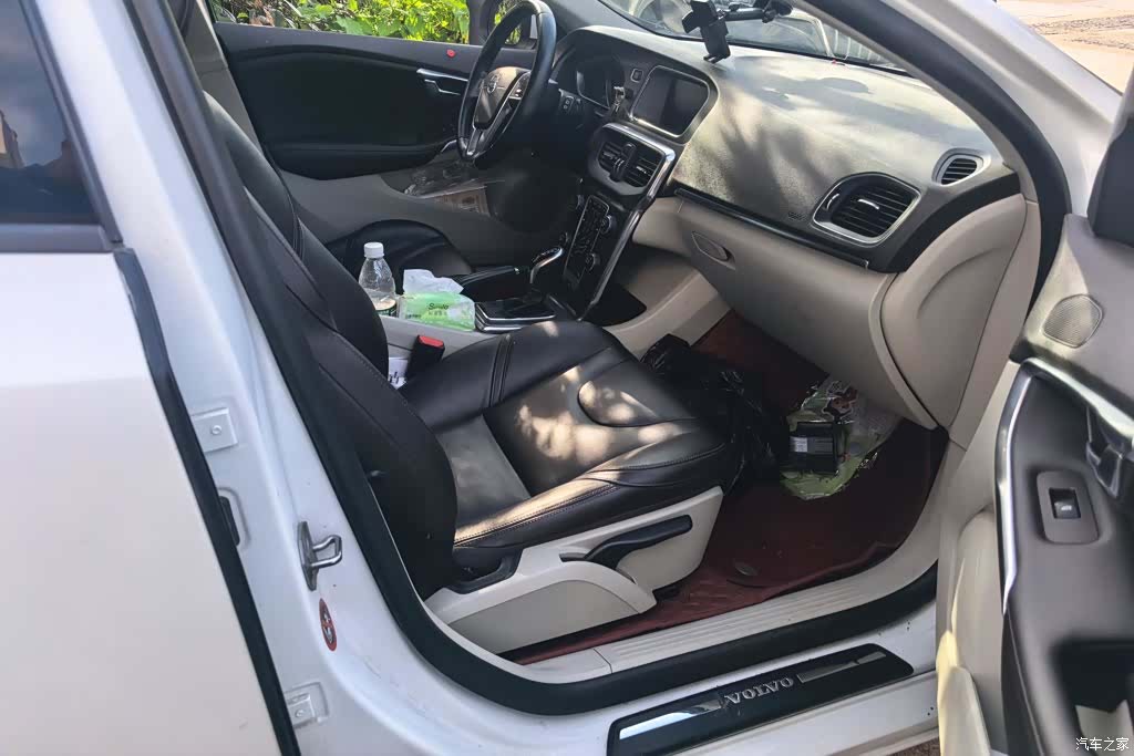 Volvo V40, 2015 8