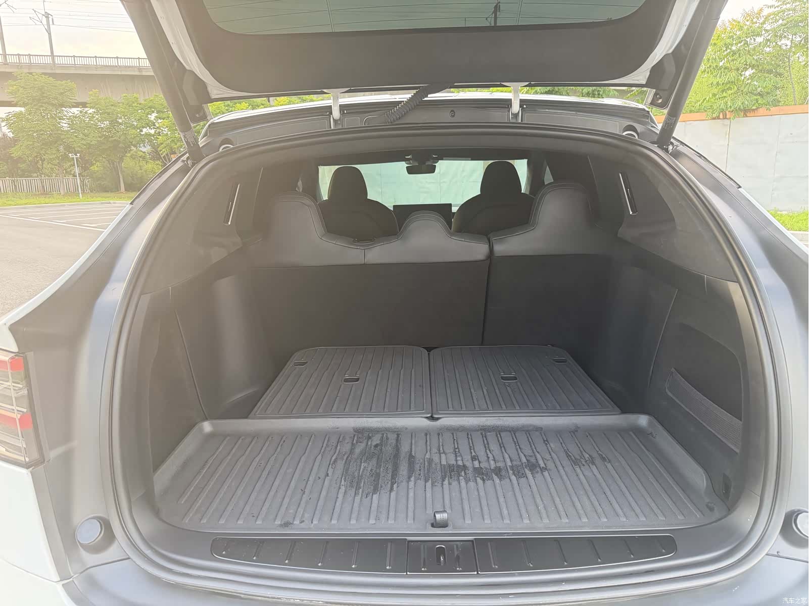 Tesla Model X, 2023 15