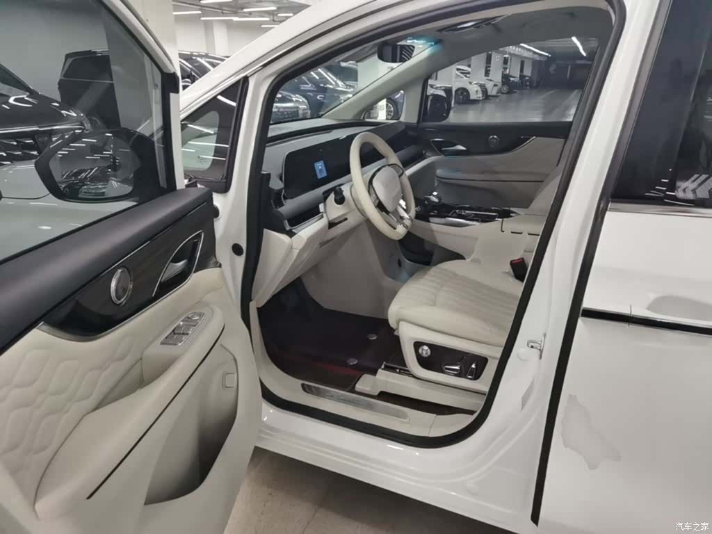 DongFeng V9, 2024 16