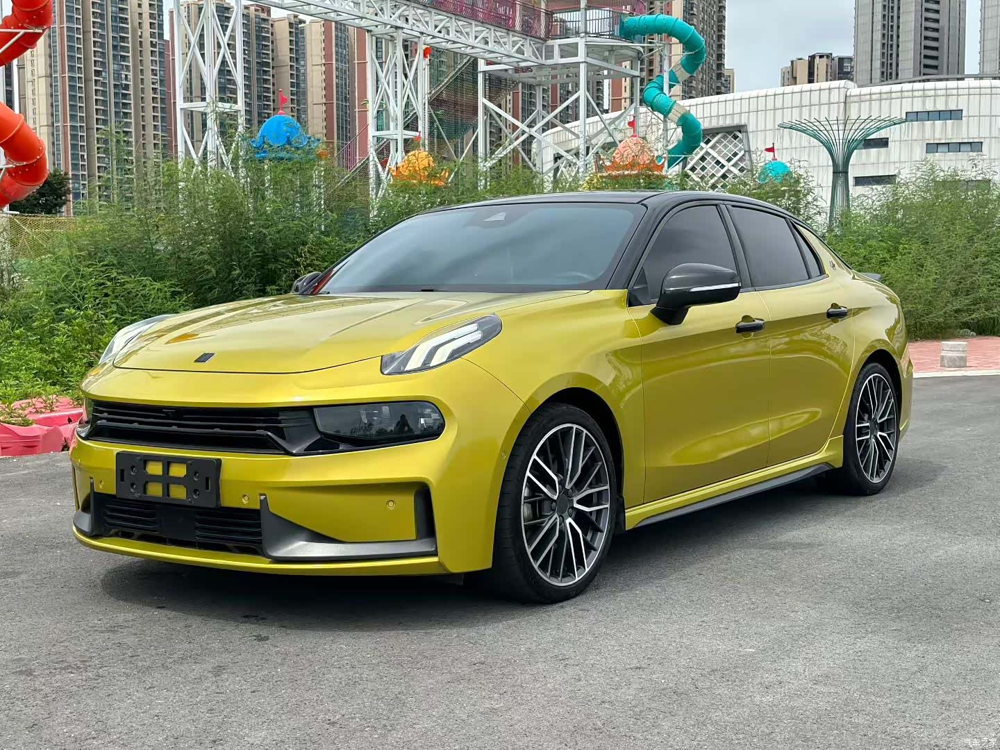 Lynk & Co 02