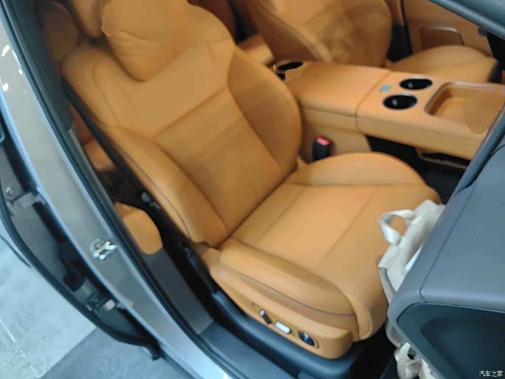 Li Auto i8, 2025 25