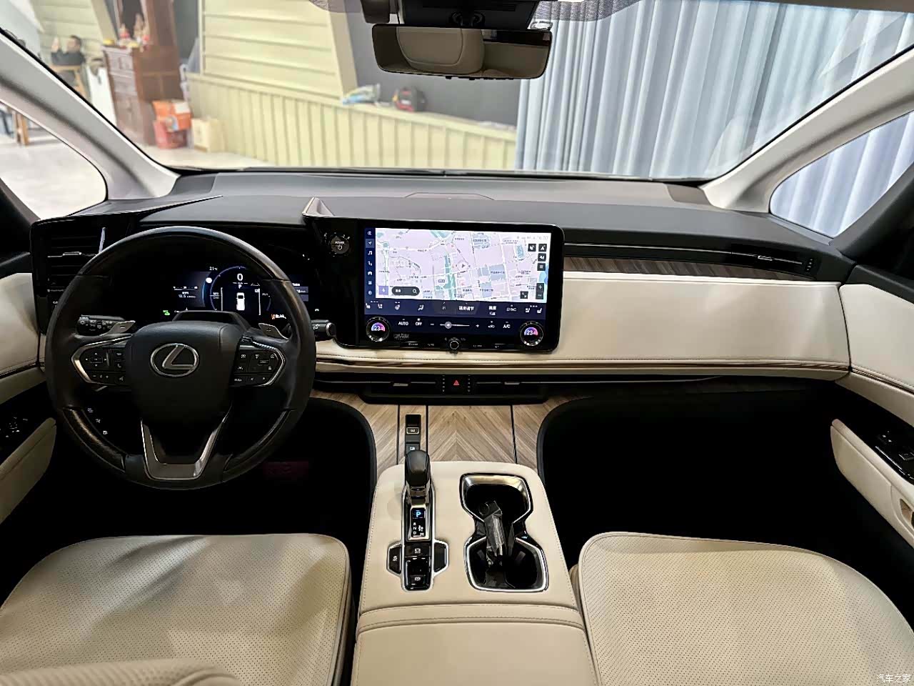 Lexus LM, 2024 7