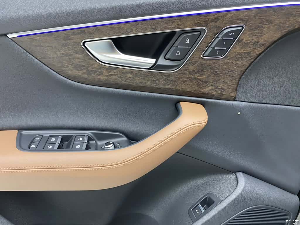 Audi Q7, 2023 27