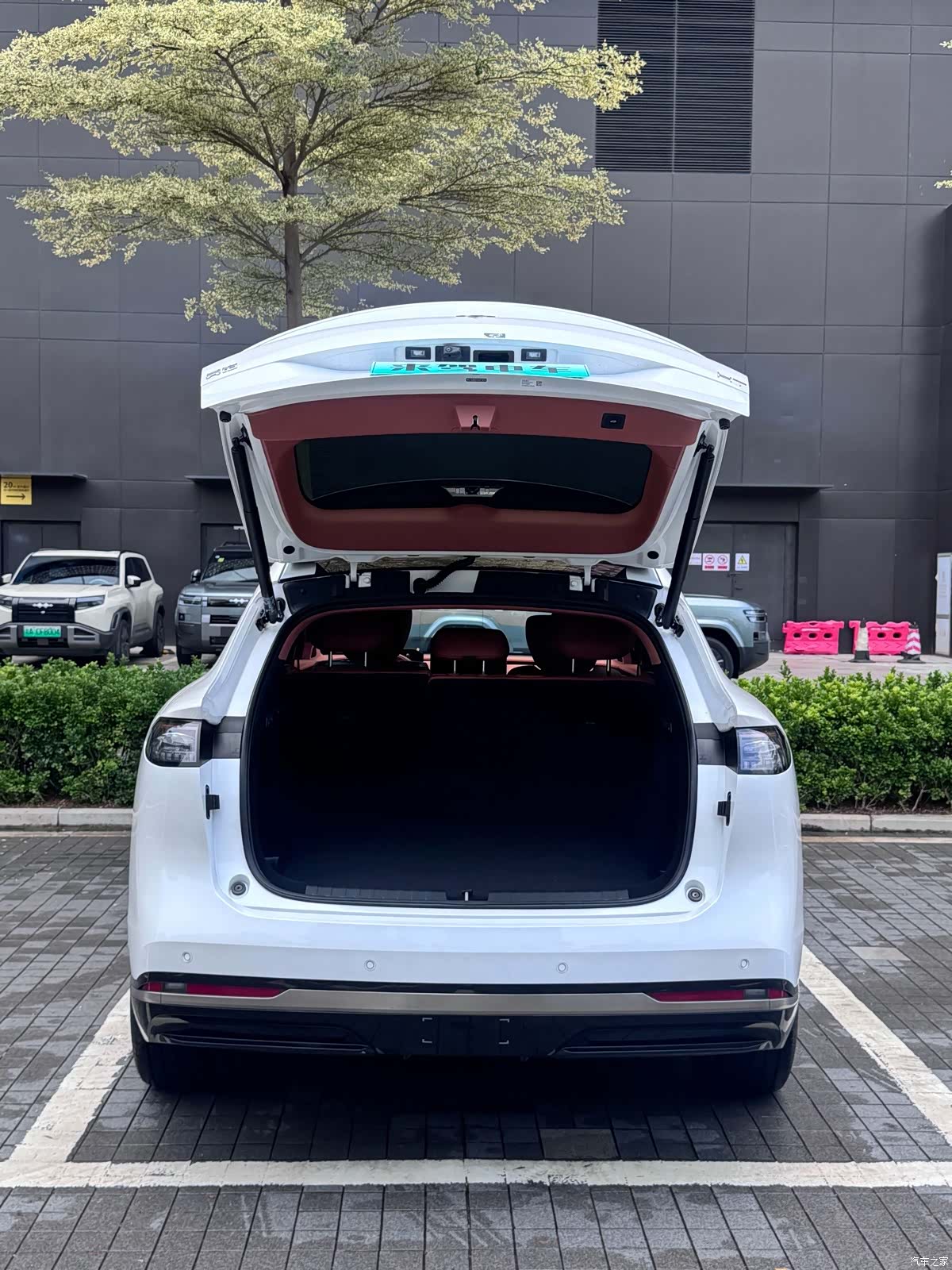 Hyper HT, 2025 8