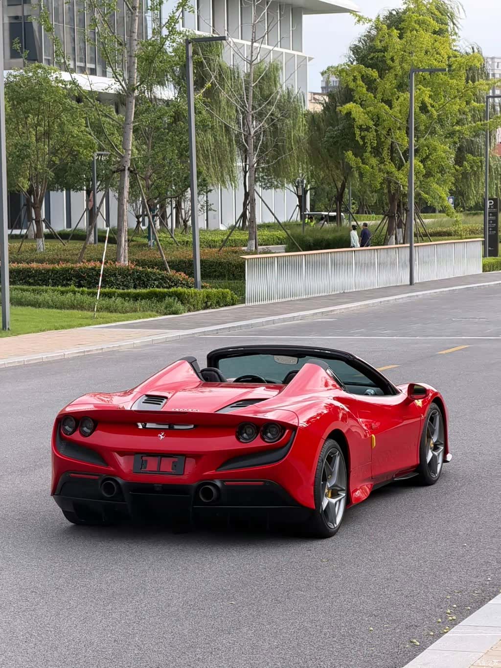 Ferrari F8, 2022 11