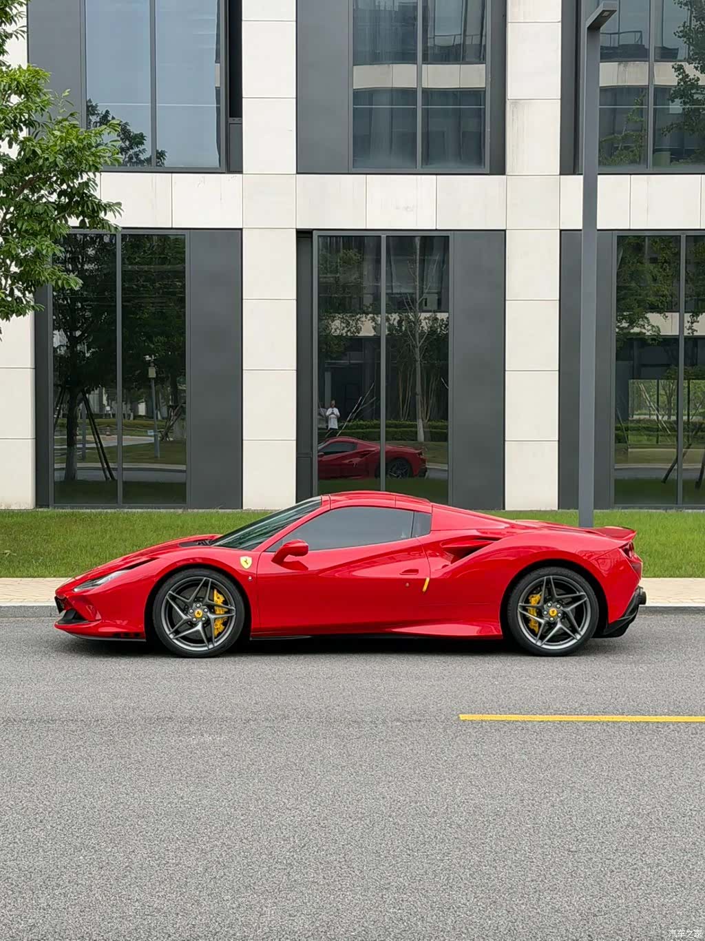 Ferrari F8, 2022 4