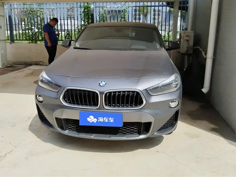 BMW X2