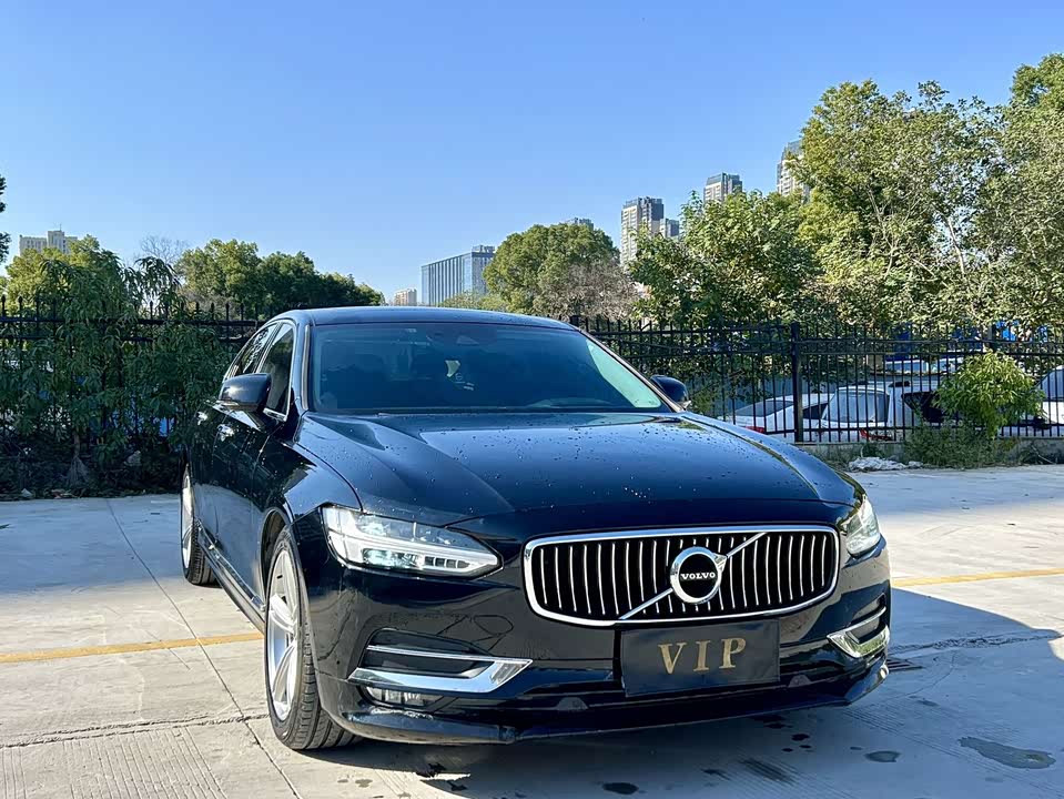 Volvo S90