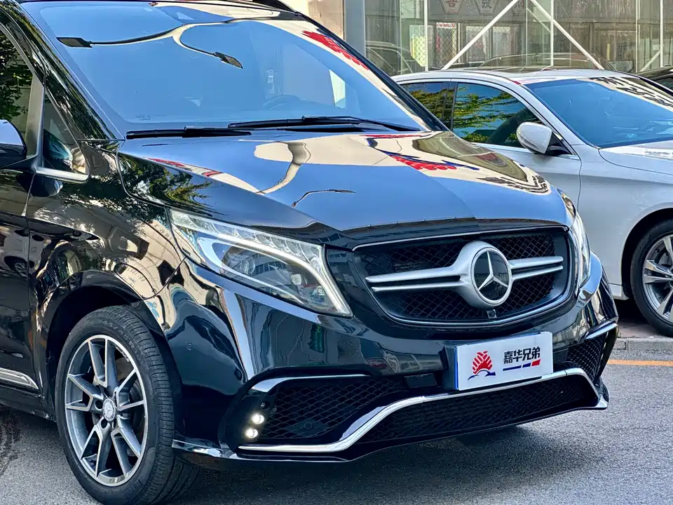 Mercedes-Benz V-class