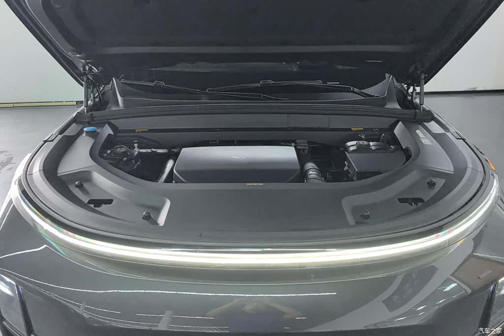 Li Auto L9, 2023 10