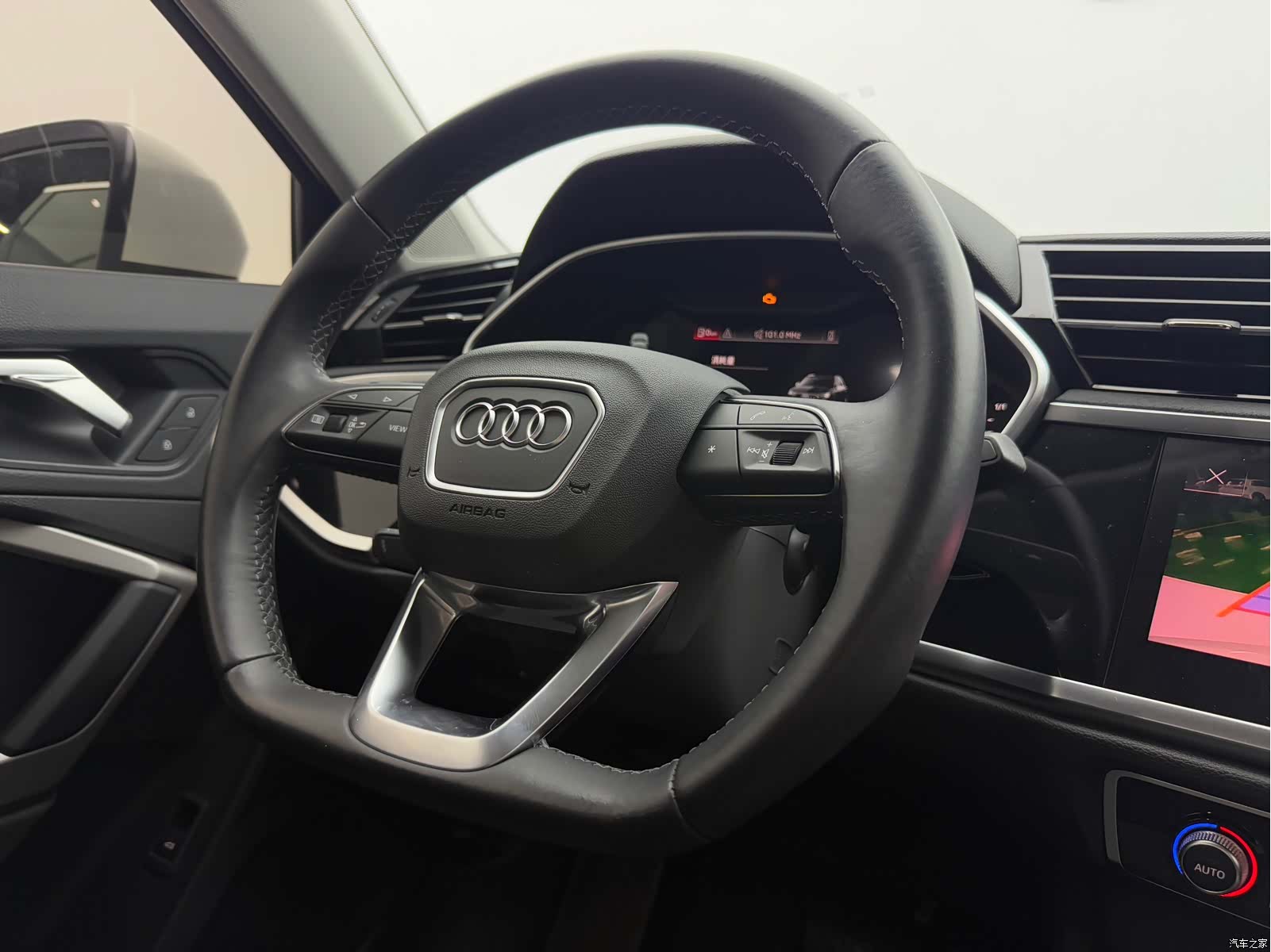 Audi Q3, 2022 13