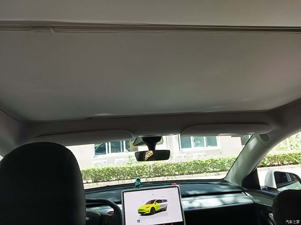 Tesla Model Y, 2022 18